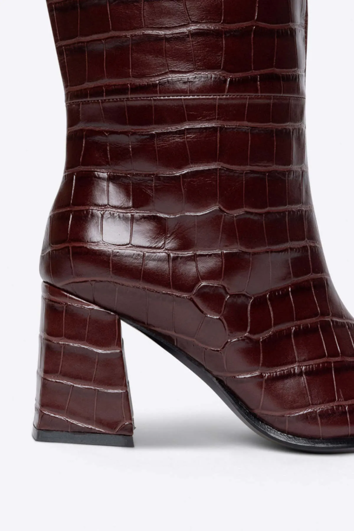 TGIF KNEE HIGH BOOT - MAROON/BLACK