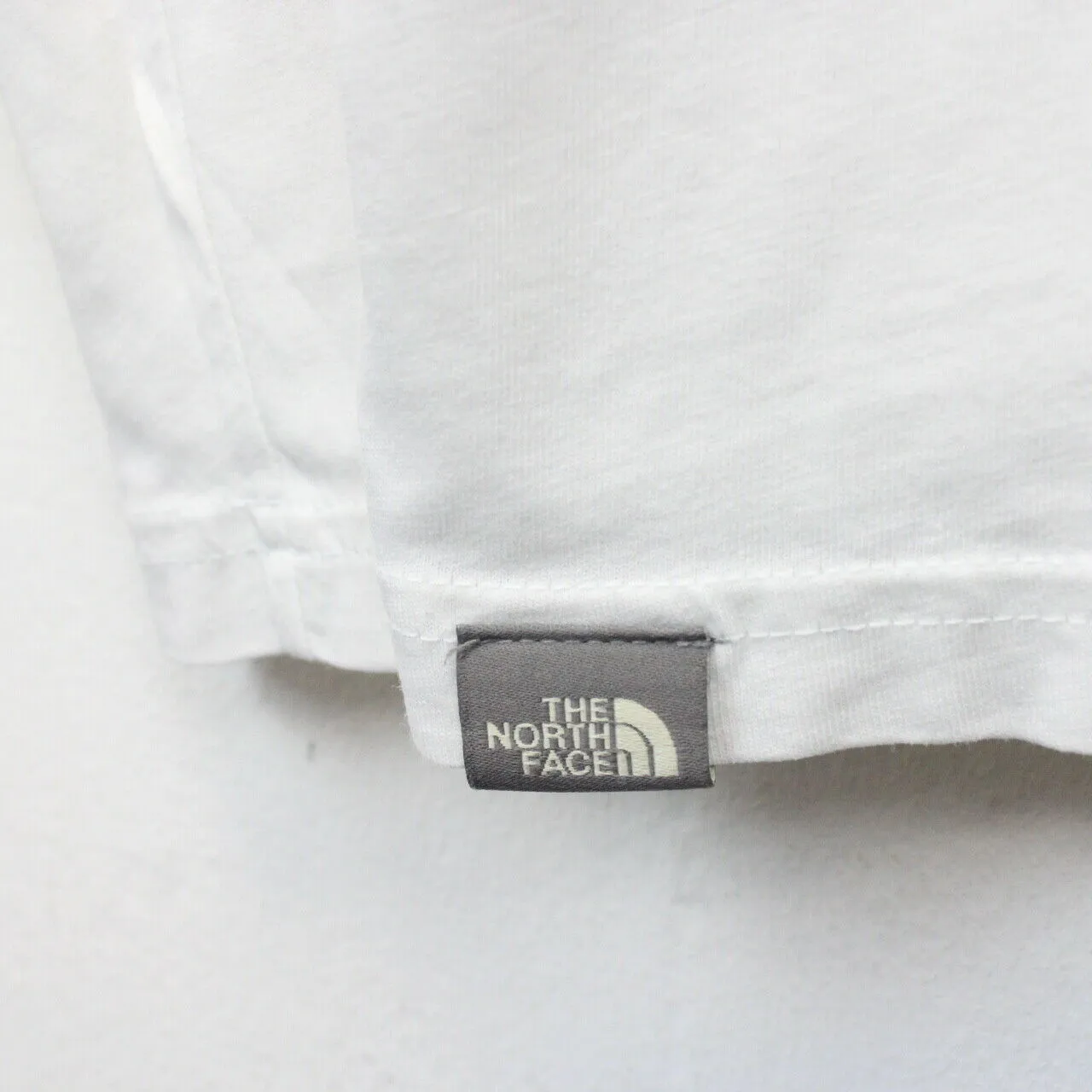 THE NORTH FACE T-Shirt White | Medium