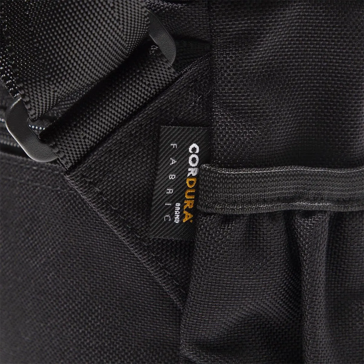 Travelin' Soldier Shoulder Bag Black