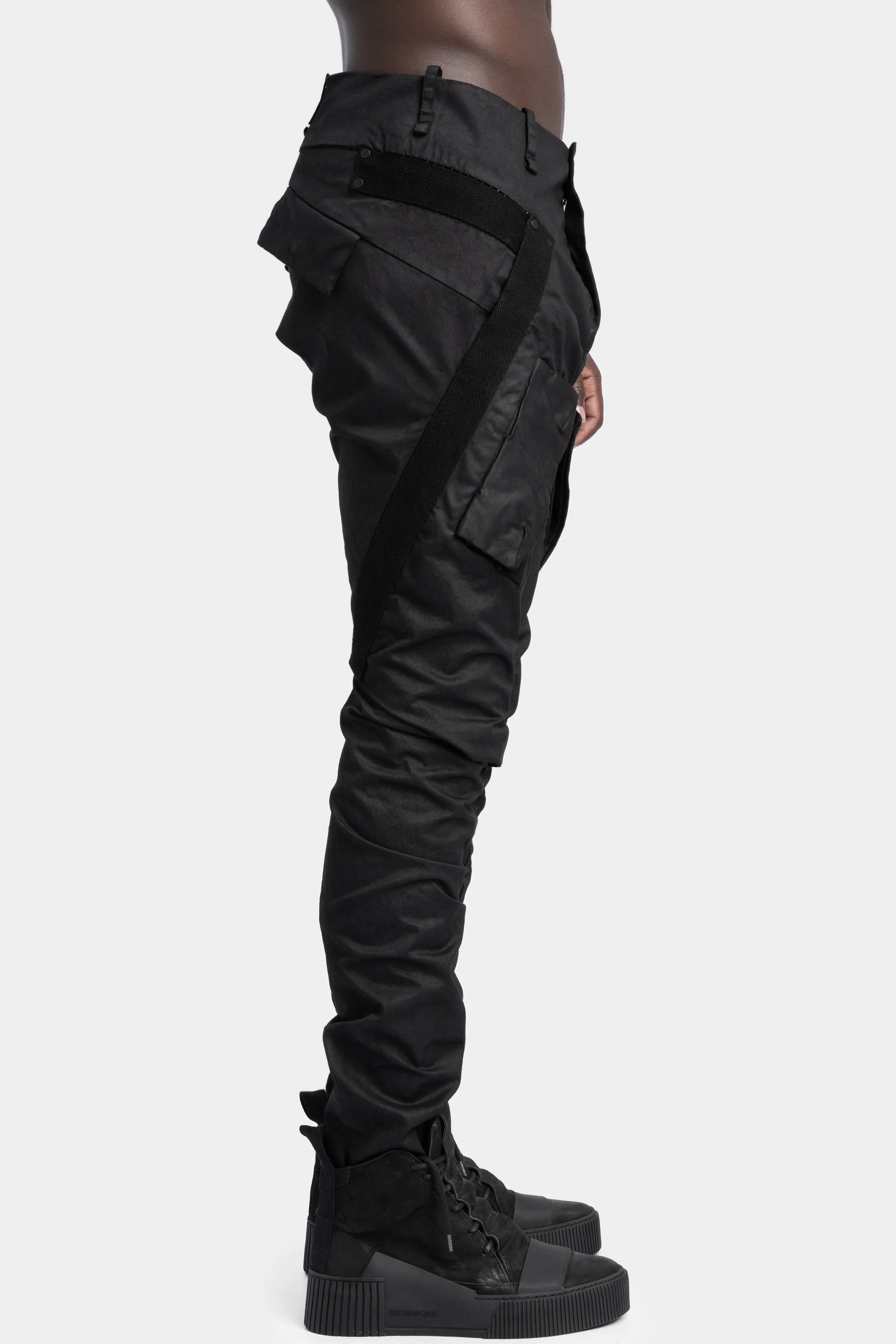 Twisted legs scar-stitch cargo pants