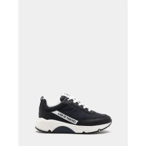 Two-tone matching sneakers