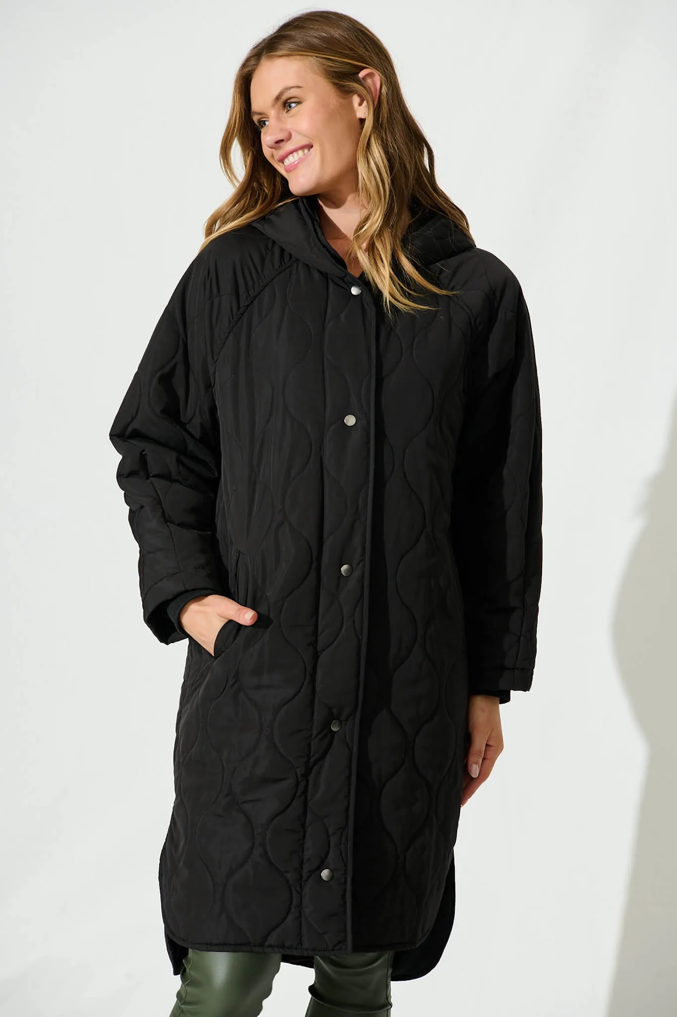 Valencia Puffer Jacket In Black