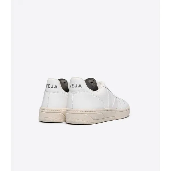 Veja V10 Trainers in Leather