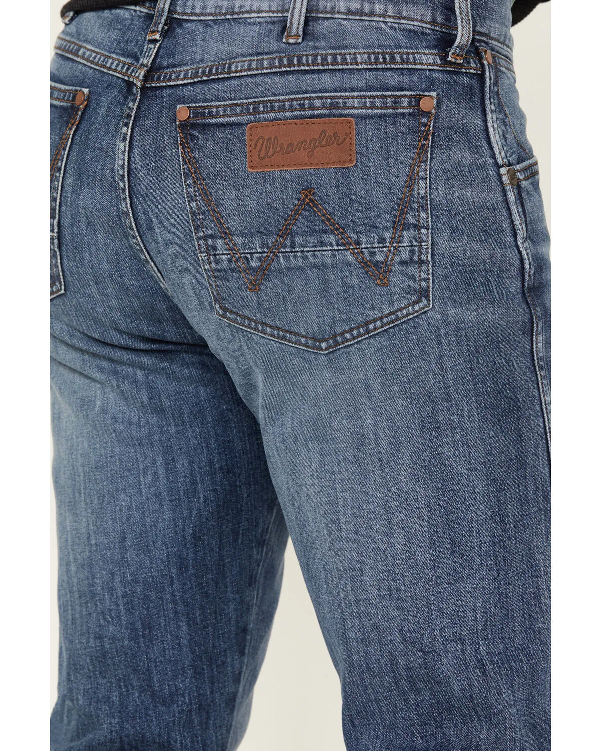 Wrangler Retro Men's 88MWZ Sawdust Medium Wash Slim Straight Denim Jeans